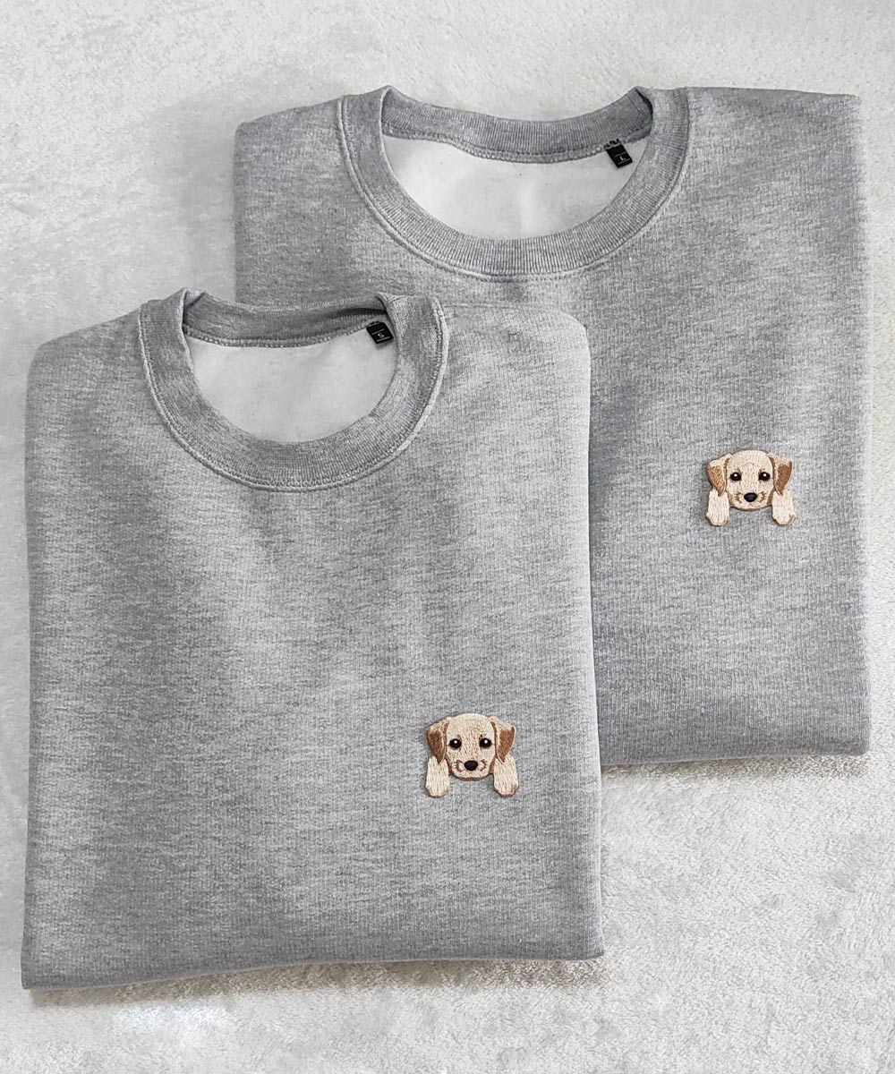 Sudadera-gris-Labrador Sudadera gris con perro Labrador